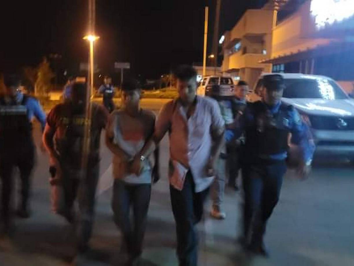 Estos fueron detenido en San Nicolás, Santa Bárbara, y de acuerdo a las autoridades, las investigaciones apuntan a que los detenidos tienen que ver con el secuestro del pequeño.