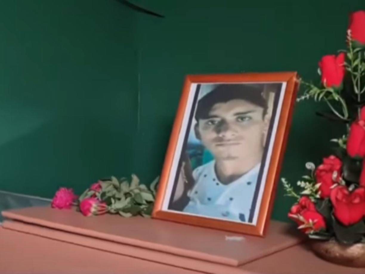 Además, mencionaron que los policías han guardado silencio cuando se les pregunta cuál fue el dictamen arrojado por los médicos forenses.