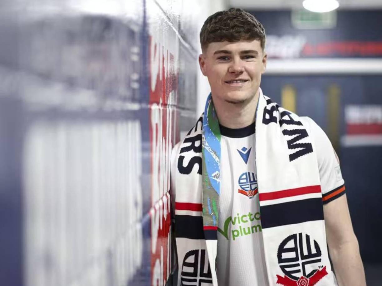 El lateral izquierdo irlandés Alex Murphy deja al Newcastle y es nuevo jugador del Bolton.