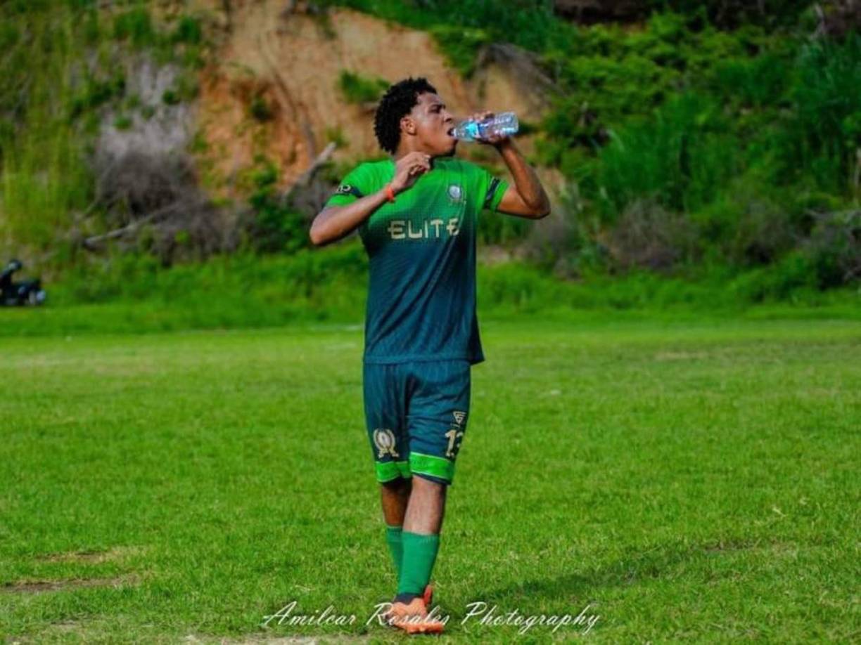Un joven talentoso y reconocido futbolista, Brandon Brooks, de 17 años, fue víctima de la violencia en Roatán, Islas de la Bahía.