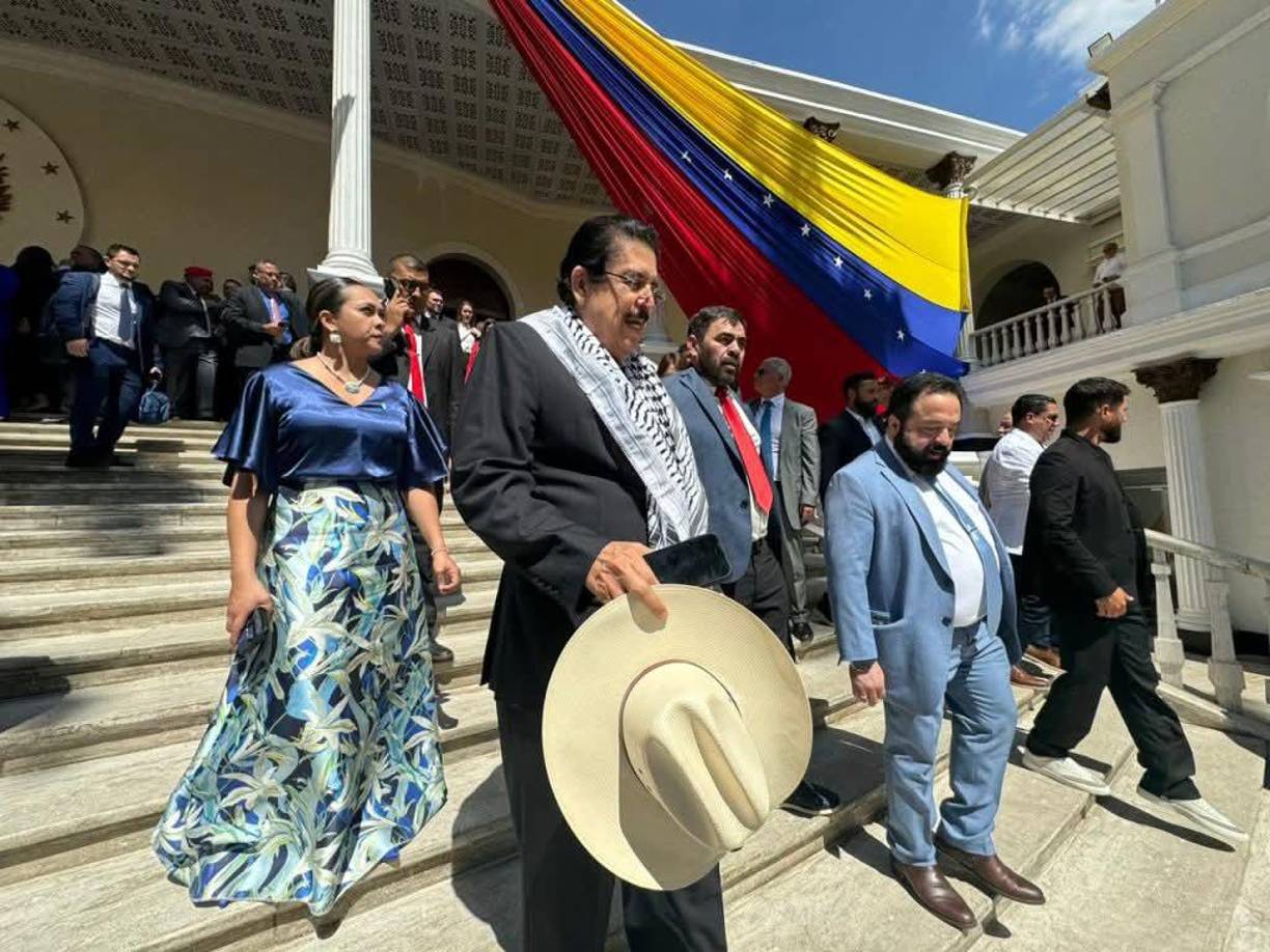El presidente de Venezuela, Nicolás Maduro, juró este viernes 10 de enero como mandatario para el período 2025-2031 en la sede de la Asamblea Nacional (AN) y durante su discurso dedicó palabras al expresidente hondureño Manuel Zelaya