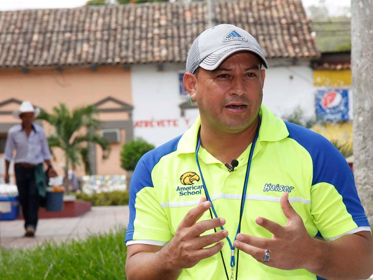 Y el padre de Ana es nada más y nada menos que el destacado exfutbolista Francis Reyes, considerado como uno de los mejores jugadores hondureños de los últimos años. 