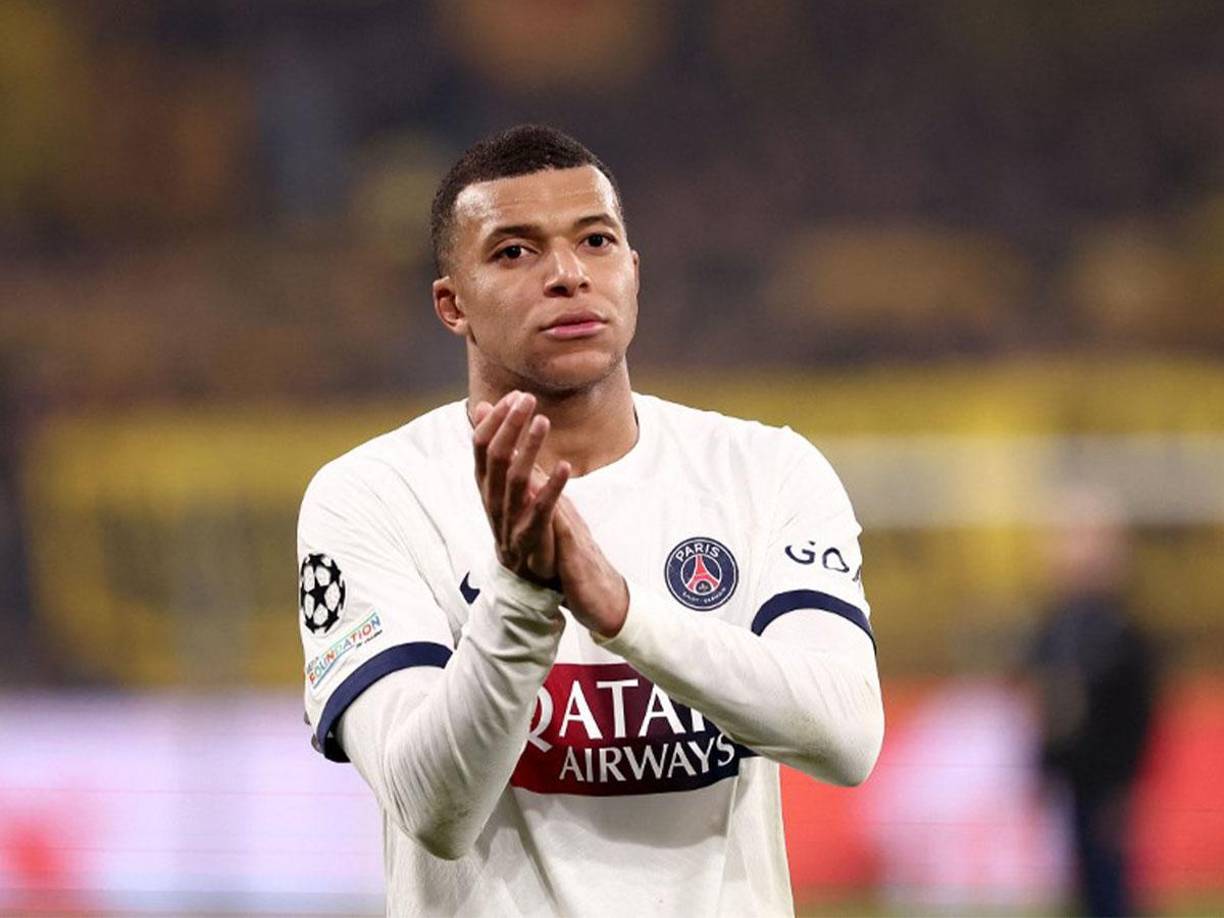 Michael Emenalo, presidente de la Saudi Pro League, ha revelado conversaciones con Mbappé para ficharle en el 2024: “La conversación está abierta, pero no sabemos qué quiere hacer. Nuestra posición es muy clara: cualquiera de este tipo de jugadores sabe dónde estamos”, ha indicado .