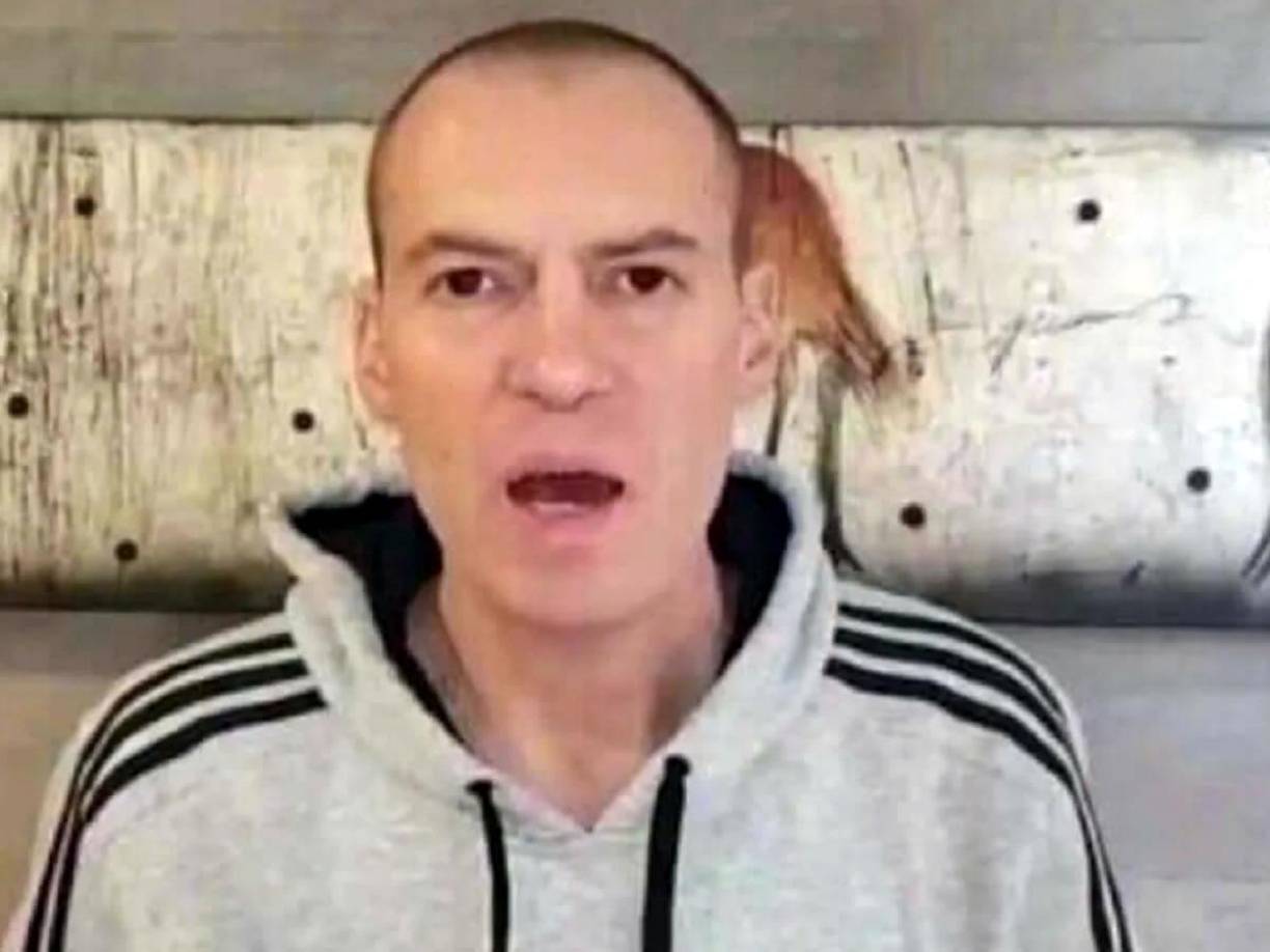 A pesar de que el aspecto del analista deportivo en la actualidad es preocupante, fue en junio de 2020 cuando reveló la enfermedad que perjudicó su apariencia y que lo llevó a estar internado en un hospital.