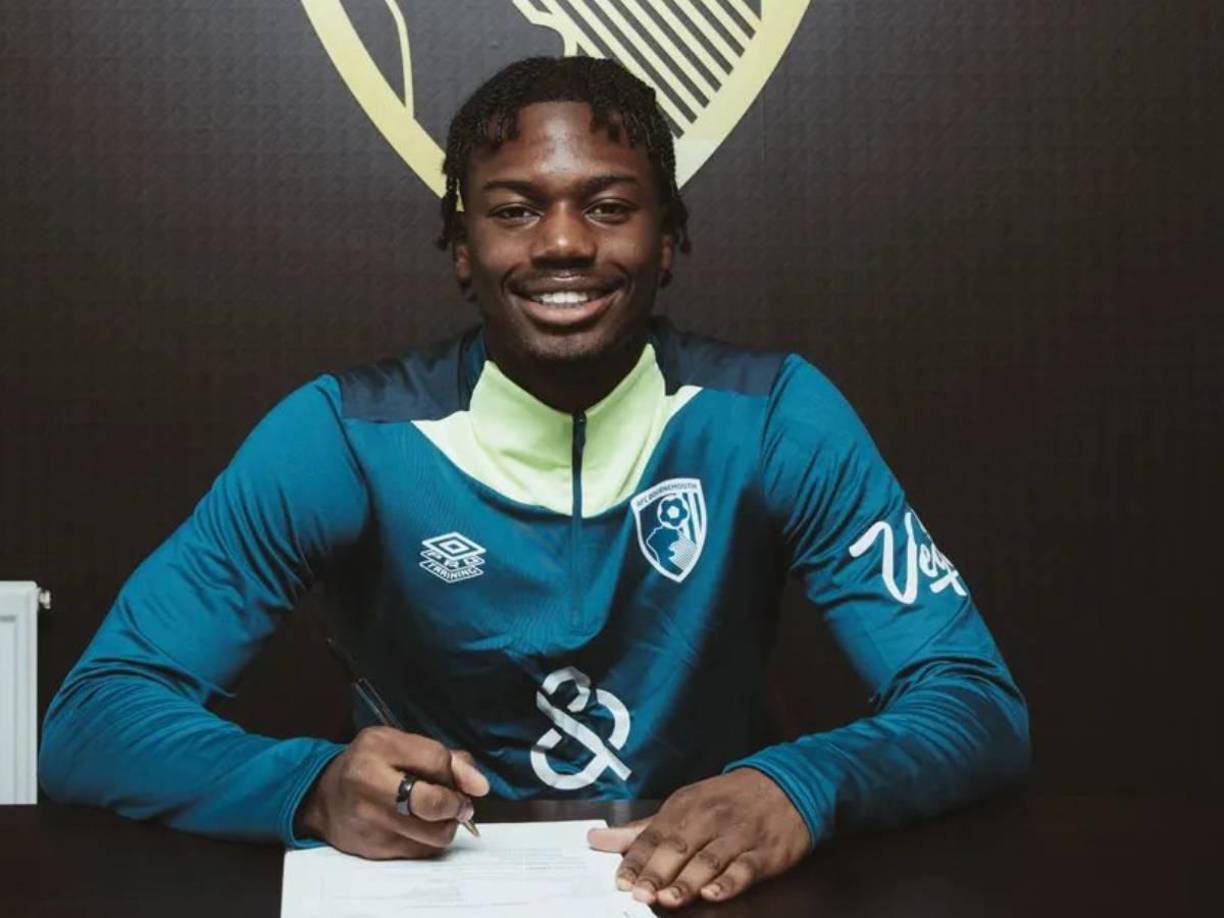 El Bournemouth ha fichado al central estadounidense Matai Akinmboni por 1.500.000 €. Llega procedente del DC United.