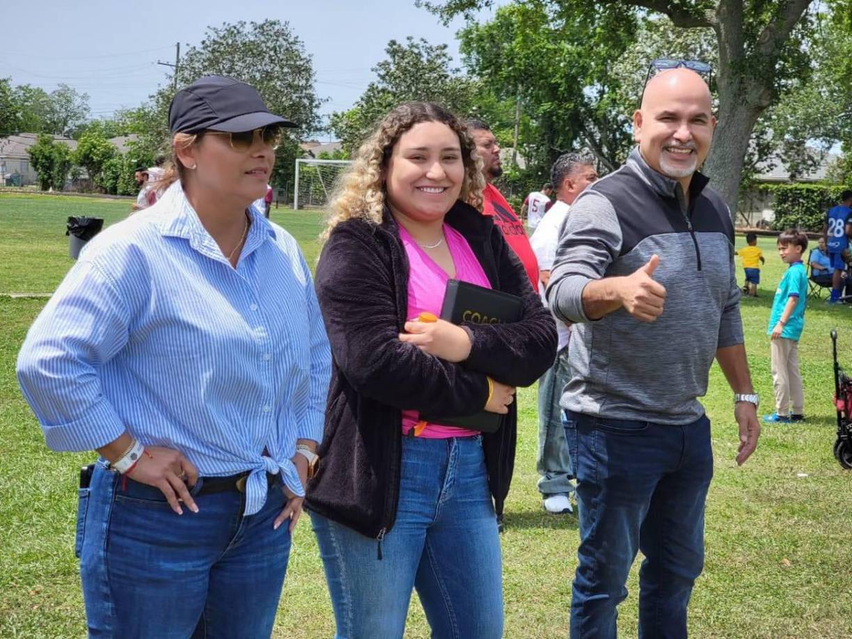 Orinson aprovechó para compartir con algunos de los presentes en el torneo.