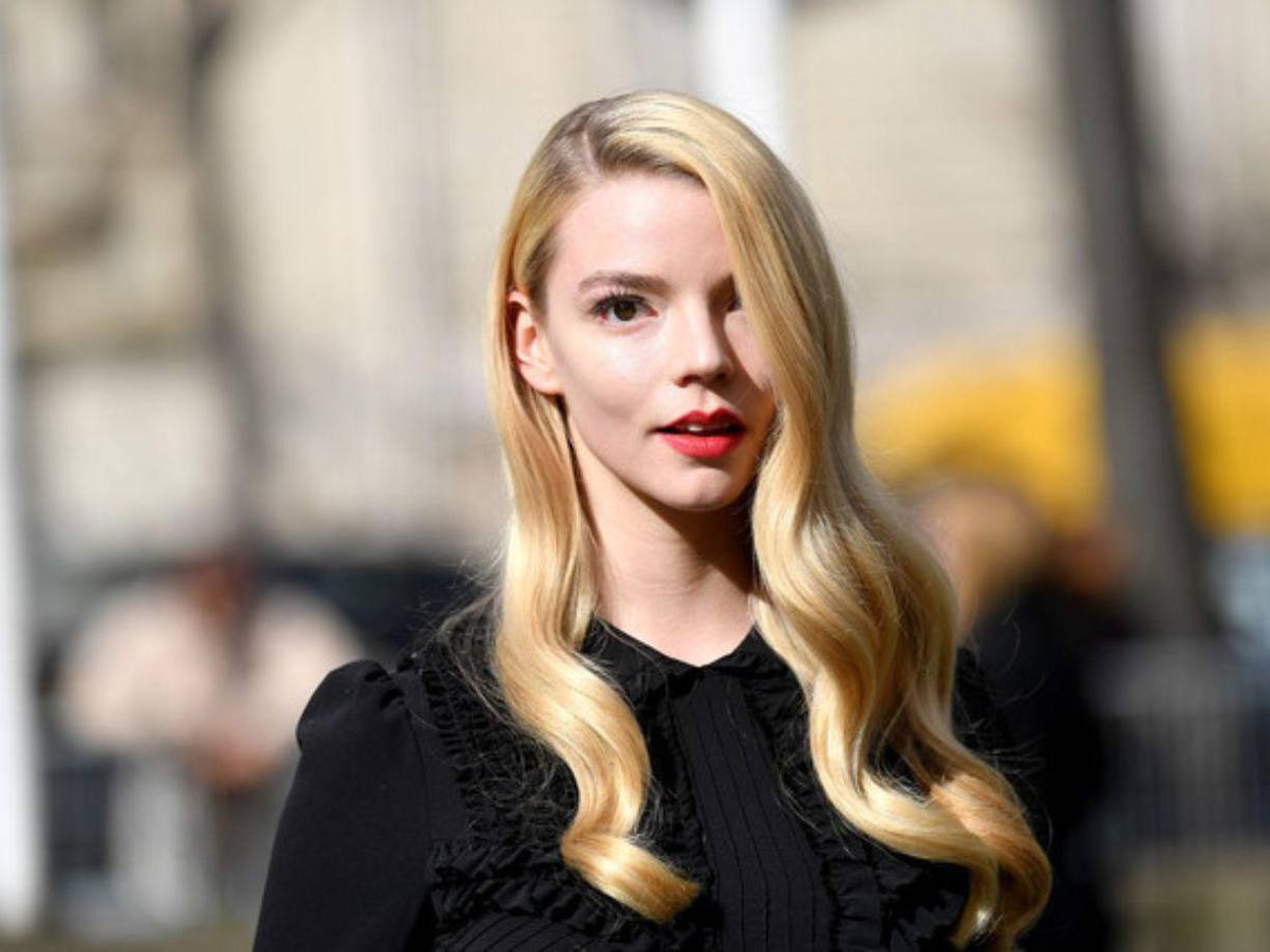Anya Taylor-Joy: La actriz, de ascendencia argentina y británica, de 26 años, obtuvo su tercera nominación al Globo de Oro por su interpretación de Margot Mills en ‘The Menu’. Taylor-Joy ganó su primer Globo de Oro como mejor actriz en una serie limitada por su interpretación de Beth Harmon en ‘The Queen’s Gambit’.