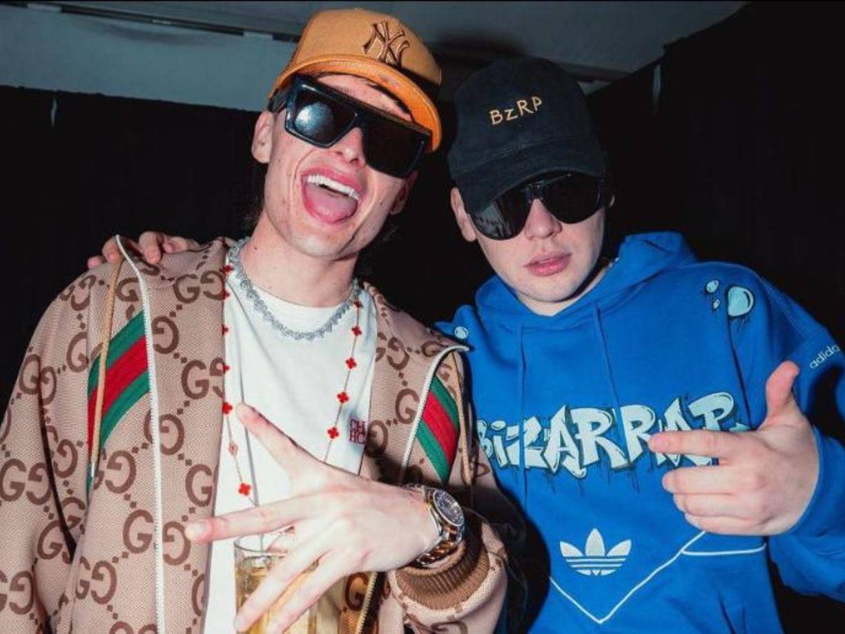 Ahora, también se coloca en el centro de atención debido a que su canción “Ella baila sola” que realizó a dueto con la agrupación Eslabón Armado ya logró desplazar el sencillo “Flowers” de Miley Cyrus en la plataforma musical Spotify.