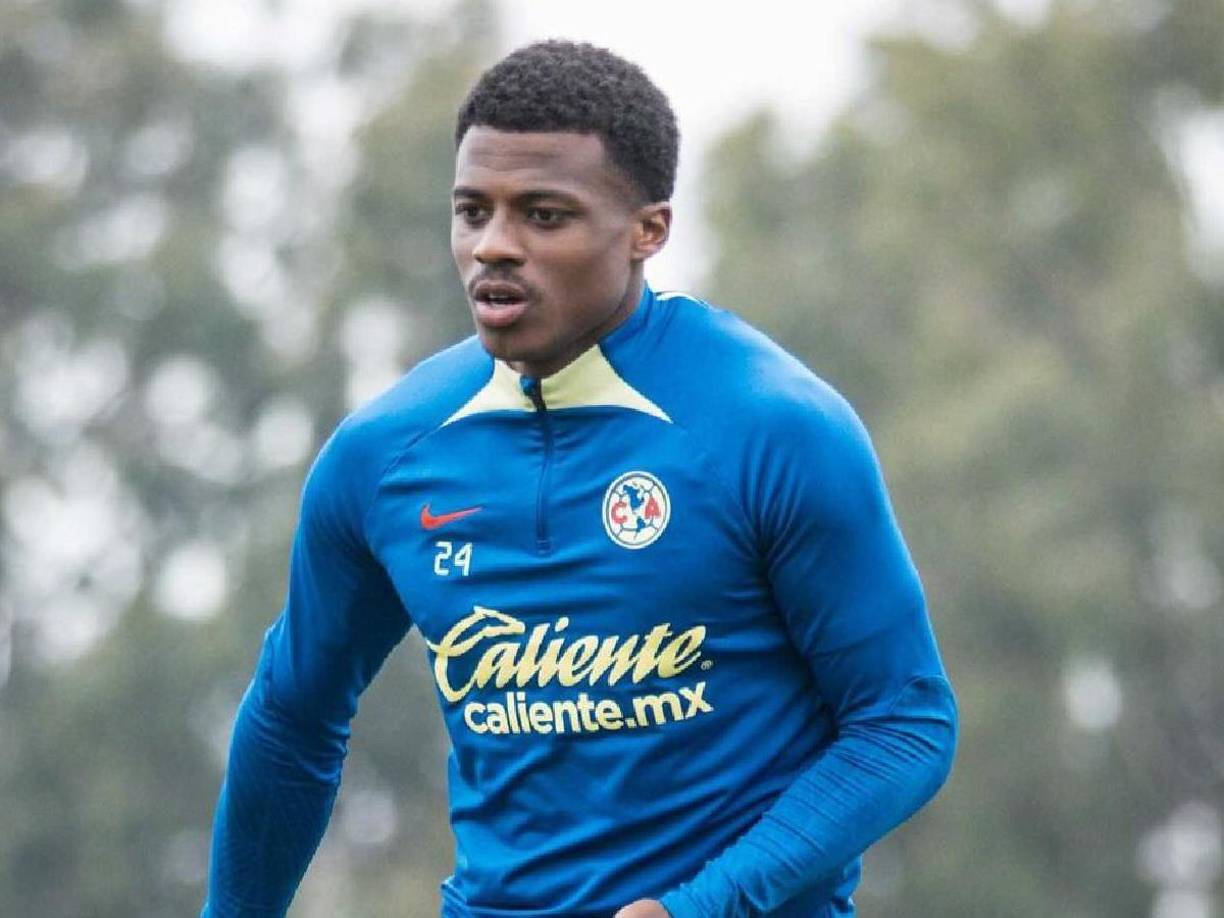 Javairo Dilrosu tiene la nacionalidad neerlandesa, pero en su familia existen lazos con un país de Concacaf.