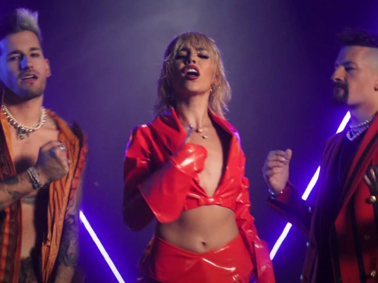 Para Mau y Ricky, el que tanto ellos como Danna Paola estén nominados es un “orgullo y una demostración” de que ya han dejado de ser vistos como “novatos”. El dueto va a Las Vegas en familia. Compiten a canción del año por “Amen”, el tema que hicieron con su papá, Ricardo Montaner, su hermana, Eva Luna, y su cuñado, Camilo, quien es el artista más nominado de la gala, que se celebrará el 18 de este mes.