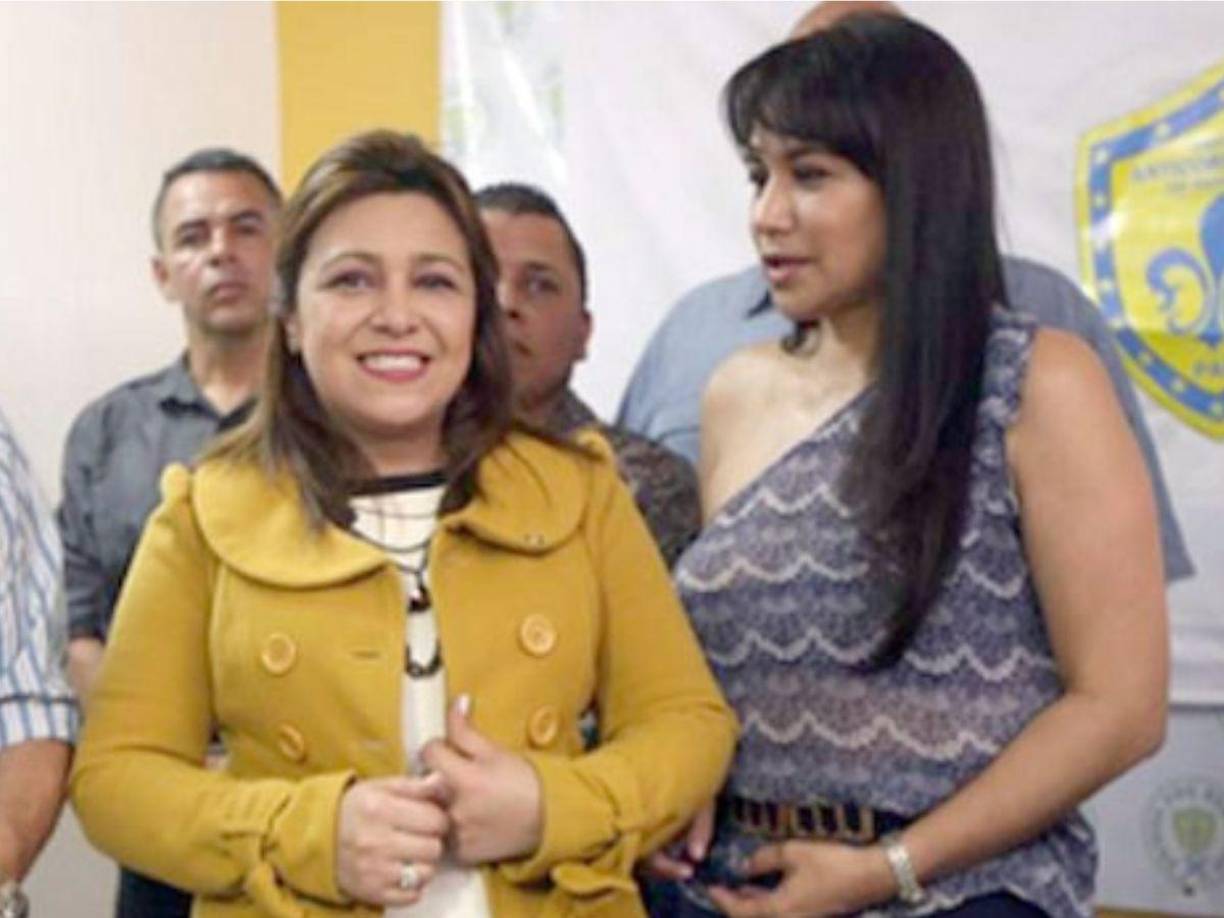 Protagonizó uno de los conflictos más fuertes de la política en Honduras tras pelear por la presidencia del PAC con Salvador Nasralla. 