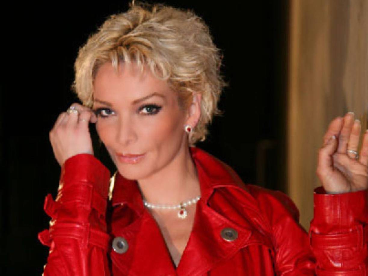 A través de sus redes sociales se anunció que la intérprete de ‘Sola con mi soledad’ tuvo que ser intervenida hace unos días.