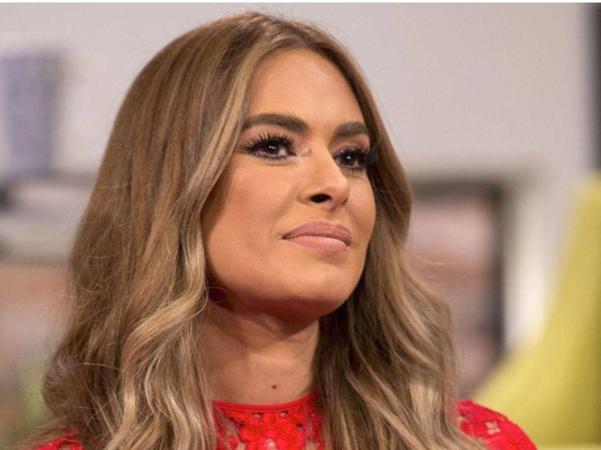 Honesta y divertida como suele ser, Galilea reveló que ha tenido acercamientos por parte de otras mujeres y que la serie ‘Élite’ de Netflix la hizo reflexionar sobre lo que pudo haber sido su experiencia en su juventud y su curiosidad hacia las relaciones con mujeres.