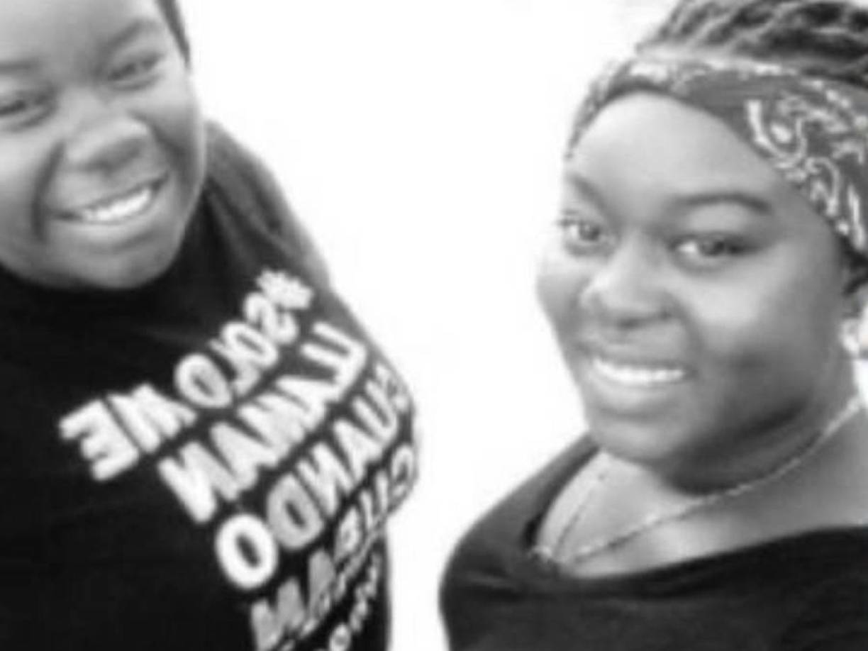 José se levantó y salió corriendo a refugiarse en la fiesta donde haceunos minutos había estado junto a su hermana, su prima y una amiga.