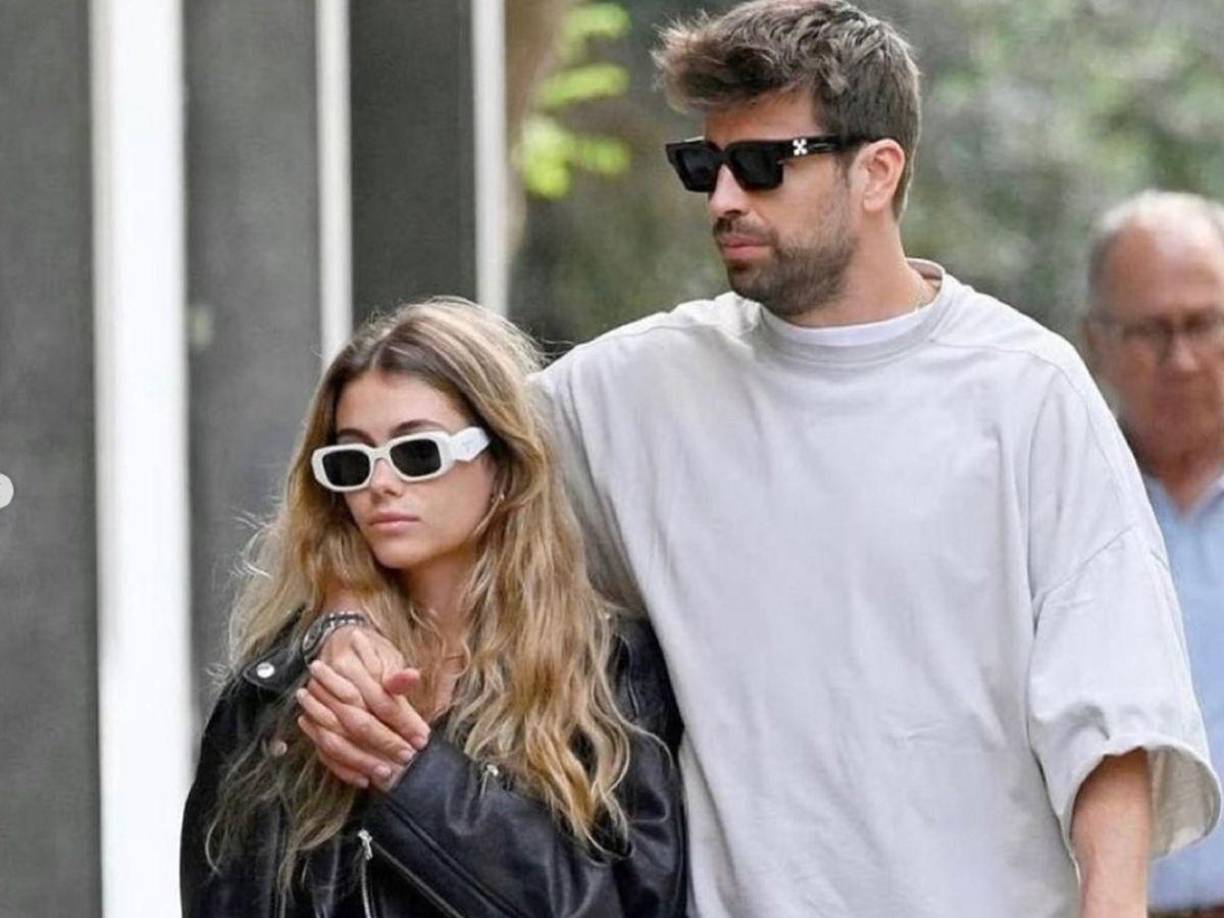 Luego de ello, se conoció que la protagonista de la ruptura era la española Clara Chía, 12 años menor que el futbolista, a quien este habría conocido en el bar La Traviesa, que el jugador frecuentaba con sus amigos, donde Chía laboraba como camarera.