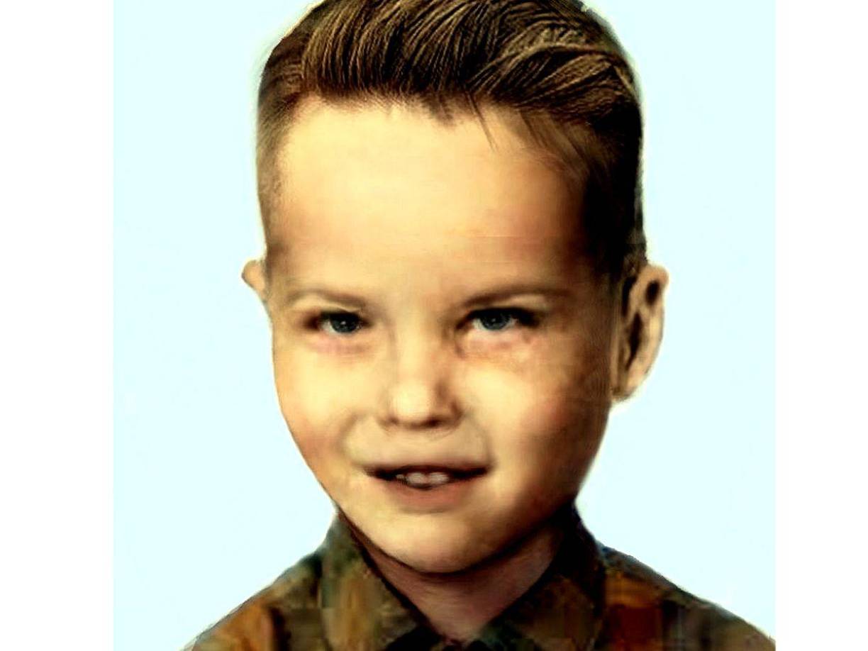 Entonces, el cuerpo del niño fue enterrado de nuevo, dijo.