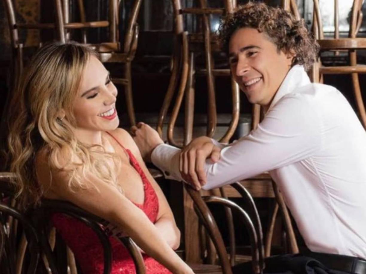 Karla Mora, se casó con Memo Ochoa en el 2017 en Ibiza, España y actualmente tienen tres hijos, dos niñas y un niño. 