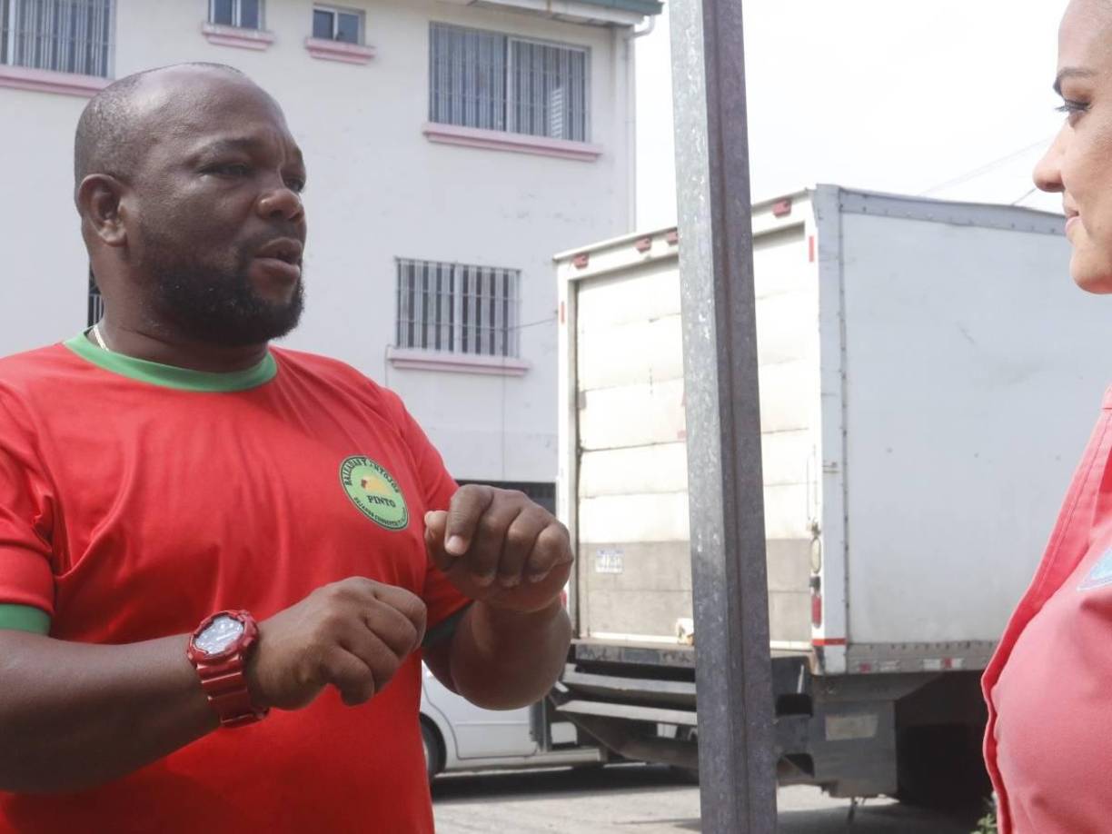 El hermano de la dinastía Suazo decidió emprender un negocio junto a su esposa y el exjugador cuenta por qué decidió dejar el fútbol.