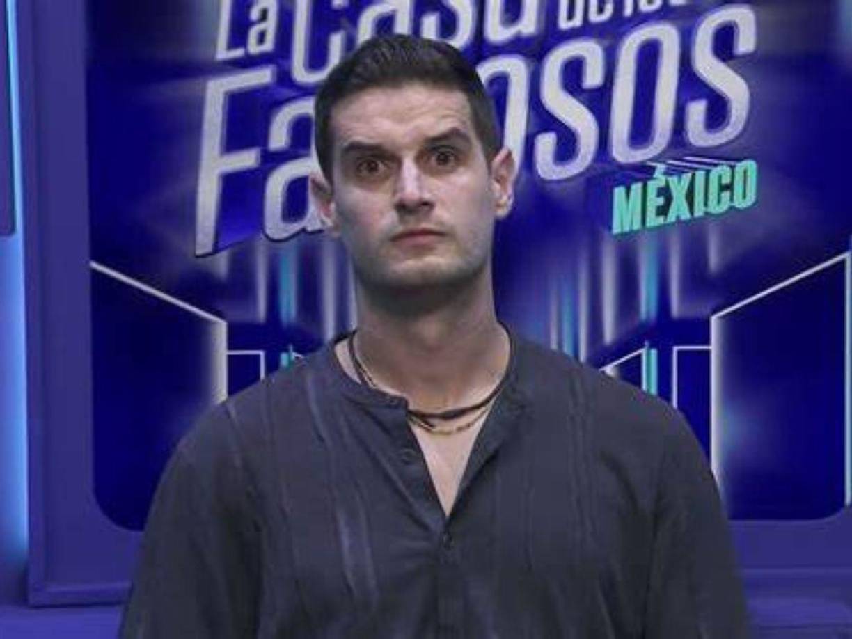 En la actualidad, Adrián Marcelo ha ampliado su alcance participando en el reality show “La Casa de los Famosos México”. Su participación en este programa ha generado mucha atención mediática y ha sido objeto de diversas polémicas, lo que ha incrementado aún más su visibilidad. A través de este reality, ha mostrado diferentes facetas de su personalidad, lo que ha permitido al público conocerlo más a fondo.