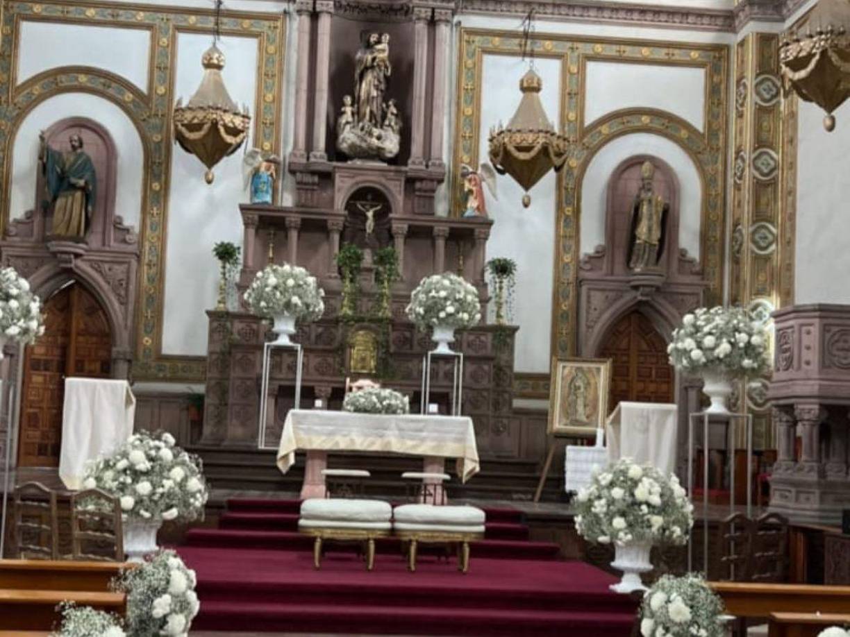La presentadora del Noticiero Univision Edición Nocturna y el empresario mexicano se casaron en la Iglesia de San José El Calvario de esa ciudad mexicana.