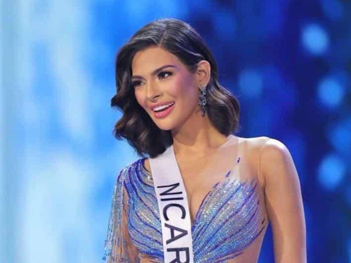 Acerca de su nuevo hogar, la modelo compartió que su llegada a ‘La Gran Manzana’ se dio en medio de la temporada de invierno y que gracias a ello pudo conocer la nieve. “Cuando conocí la nieve, lloré muchísimo”, confesó. De hecho, esa emoción por la temporada festiva quedó plasmada en uno de sus posts en redes. El día que visitó el Rockefeller Center y vio le gran árbol de Navidad iluminado por miles de luces de colores, Sheynnis también lloró de emoción.