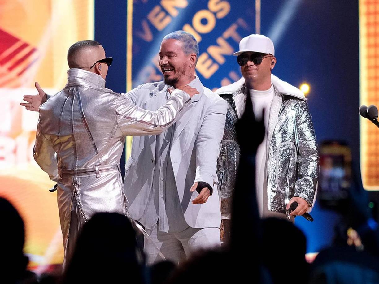 El evento será precedido por la dinámica alfombra y programa de antesala “Noche de Estrellas”, que será conducido por Borja Voces, Danilo Carrera, Ela Velden, Migbelis Castellanos, Roberto Hernández, José Figueroa y Yayis Villareal.