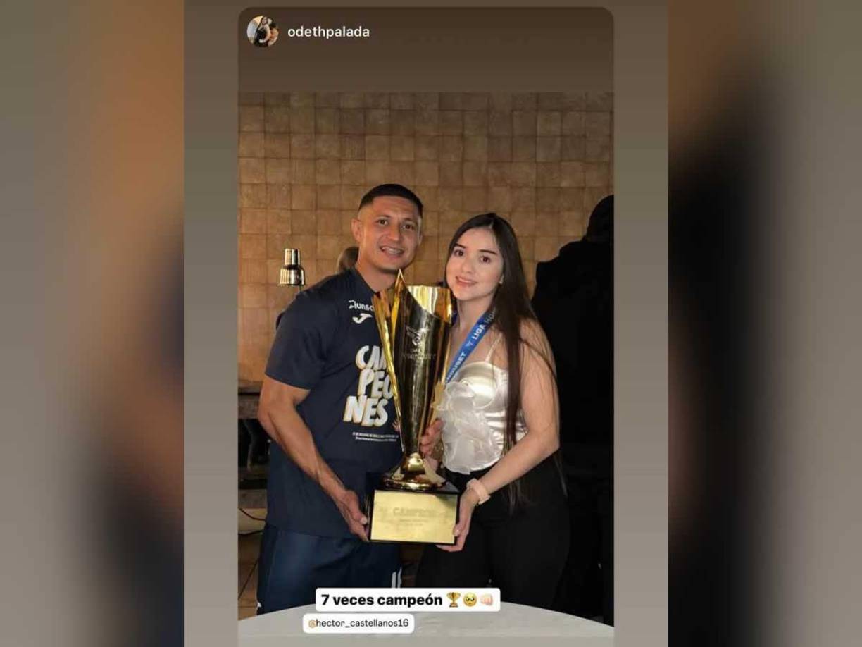 Héctor Castellanos celebró con su pareja Odeth Palada y juntos publicaron esta imagen en Instagram.