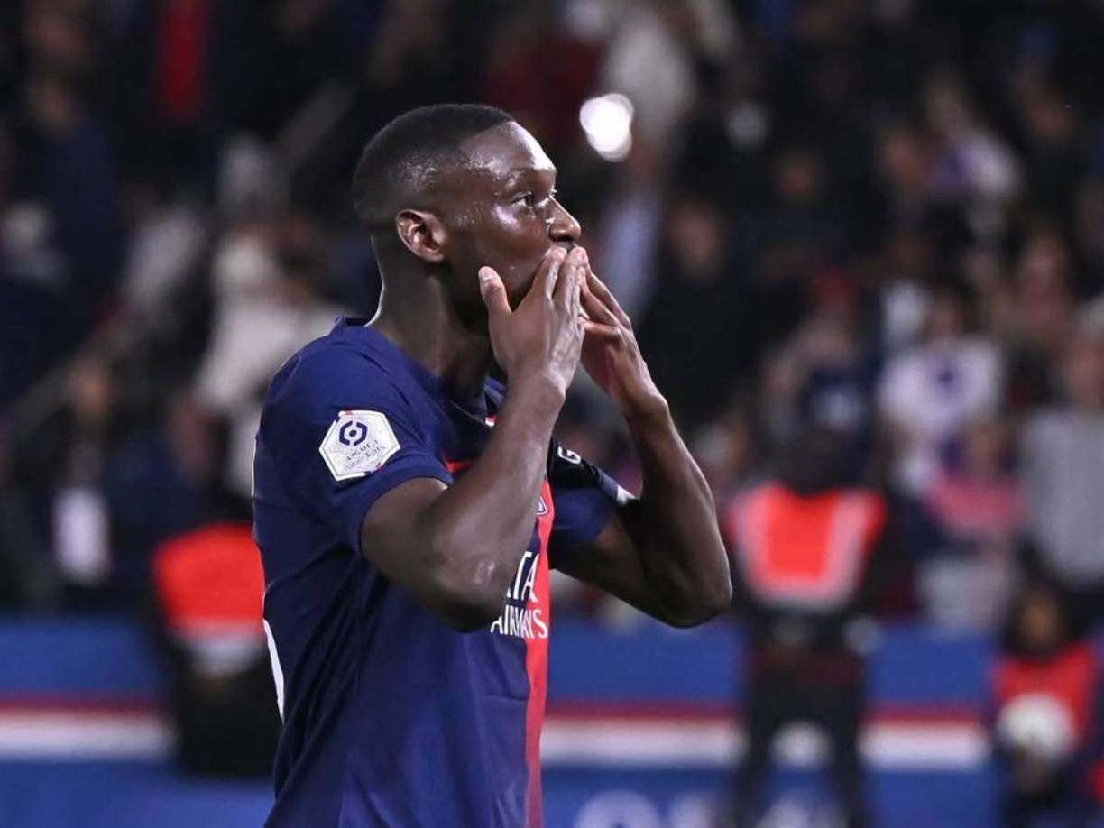 Según Fabrizio Romano, Juventus y Tottenham han preguntado al PSG por Kolo Muani. 