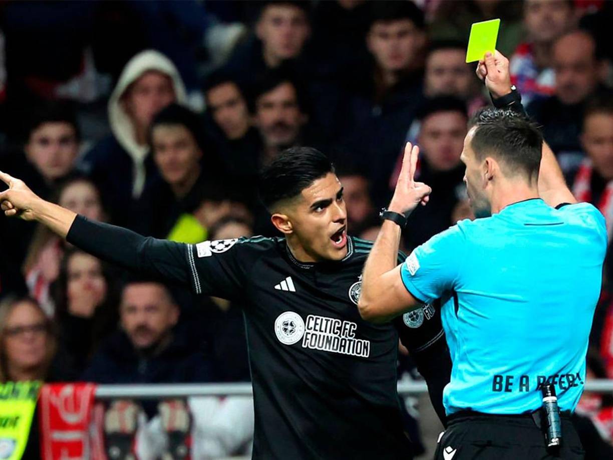 El árbitro central le mostró la tarjeta amarilla a Luis Palma por sus fuertes reclamos. Por esto el catracho se pierde el próximo juego de Champions League ya que acarreó tres tarjetas. 