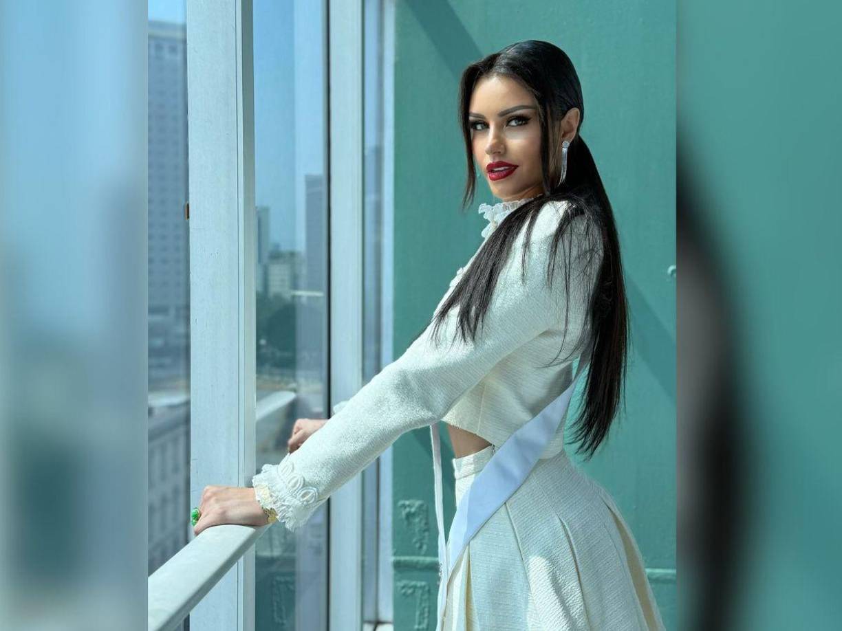 “Hazlo por ti y por todas tus compañeras”, “ya cásense”, “linda pareja”, “Emilia, saca la cara por Chile. Llévalo a la luna por mí”, “el esposo de Chile”, son algunos de los mensajes que se pueden leer.