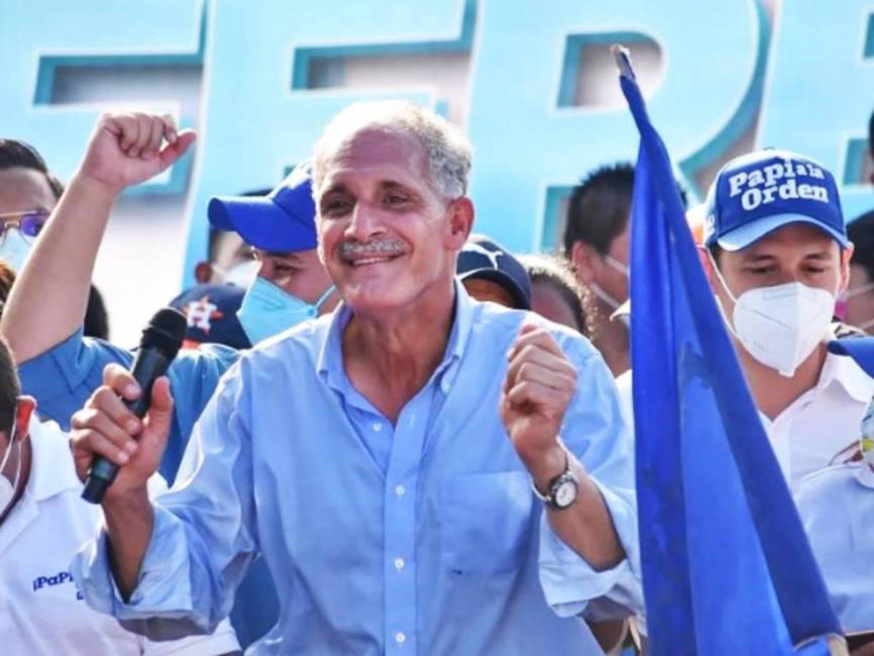 Algunas de estas personas habrían cobrado los cheques y entregado el efectivo a uno de los imputados, quien era de confianza del exalcalde.