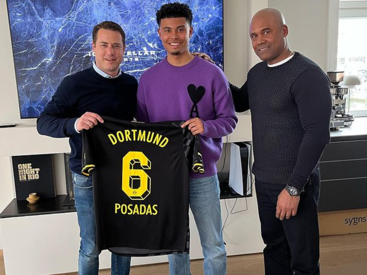 Fue a finales de mayo del 2023, que Posadas estampó su firma con el Dortmund tras brillar por varios años con el histórico equipo Hamburgo SV.