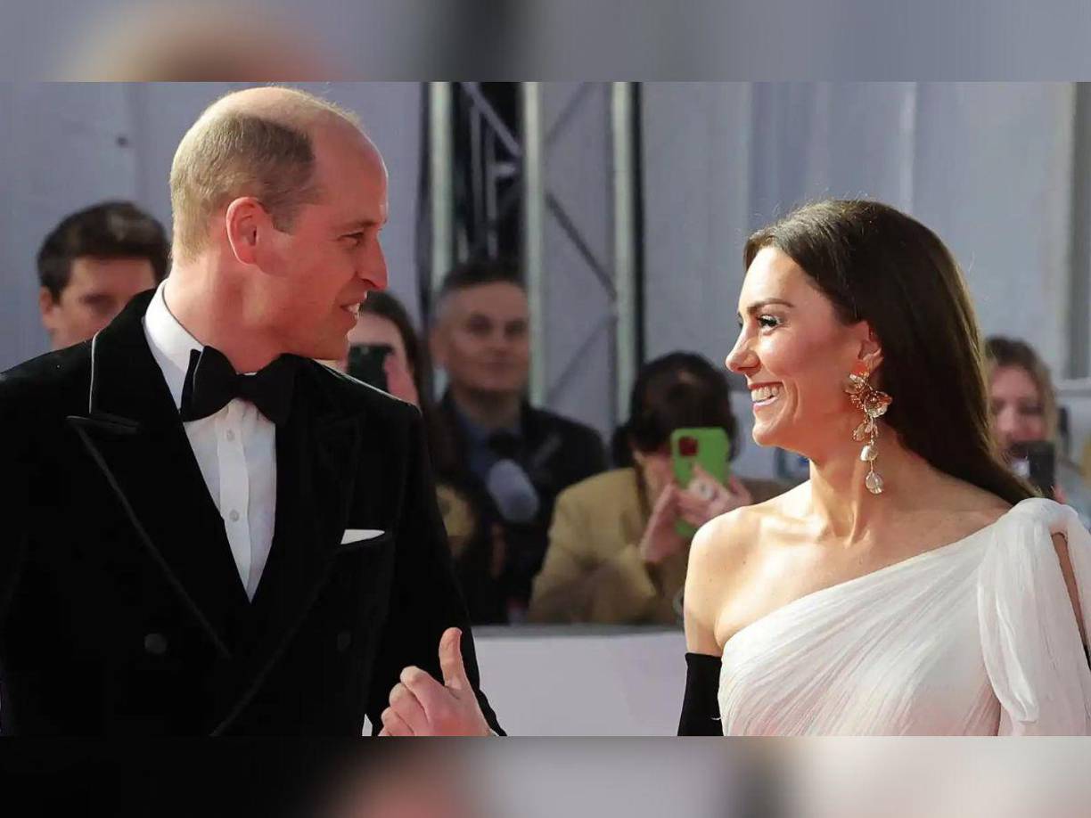 Los rumores de infidelidad de William con la examiga de su esposa comenzó desde 2019 cuando surgieron fotografías juntos en una fiesta privada en una actitud cariñosa, sin embargo en aquella ocasión se logró silenciar.