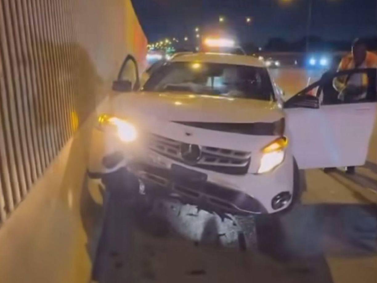 La también copresentadora del programa En casa con Telemundo reveló que “el accidente fue horrible”. “Anoche fue una noche muy difícil. Seis individuos en un carro nos impactaron por la parte de atrás de mi carro”.