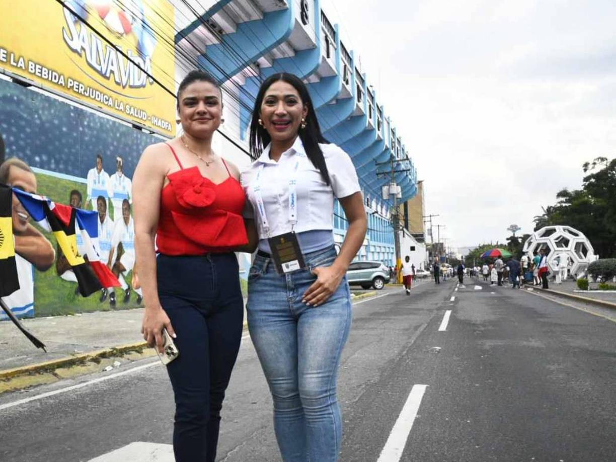 Las periodistas Claudia Torres e Iris Antúnez posaron para el lente de Diario LA PRENSA.