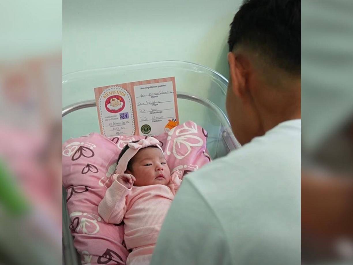 Shin Fujiyama explicó que lo primero que su hija vio al nacer fue su rostro. 