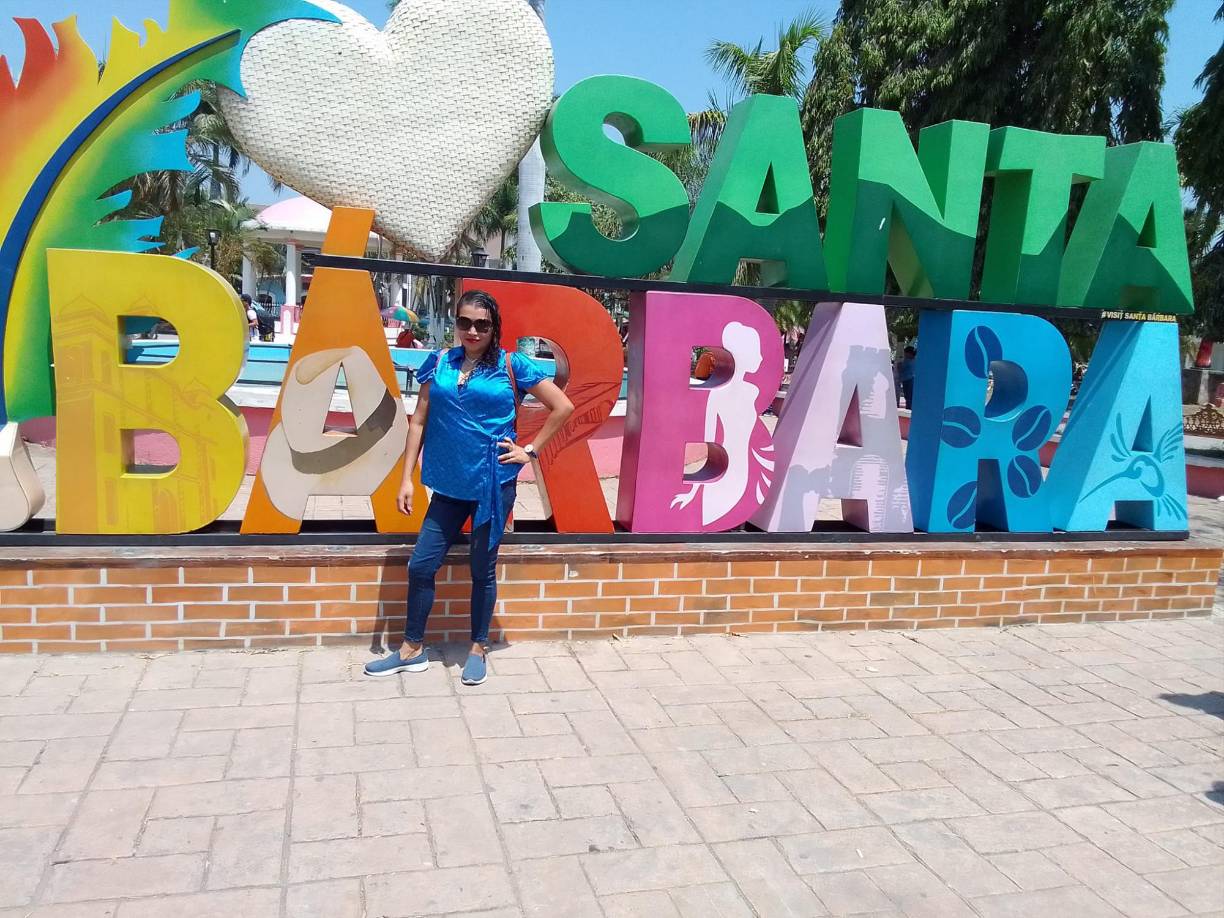 “Conocí a Joselyn en Facebook”, dijo y aclaró que fue él quien la comenzó a enamoró y ahora se han dado cuenta que tienen más cosas en común.