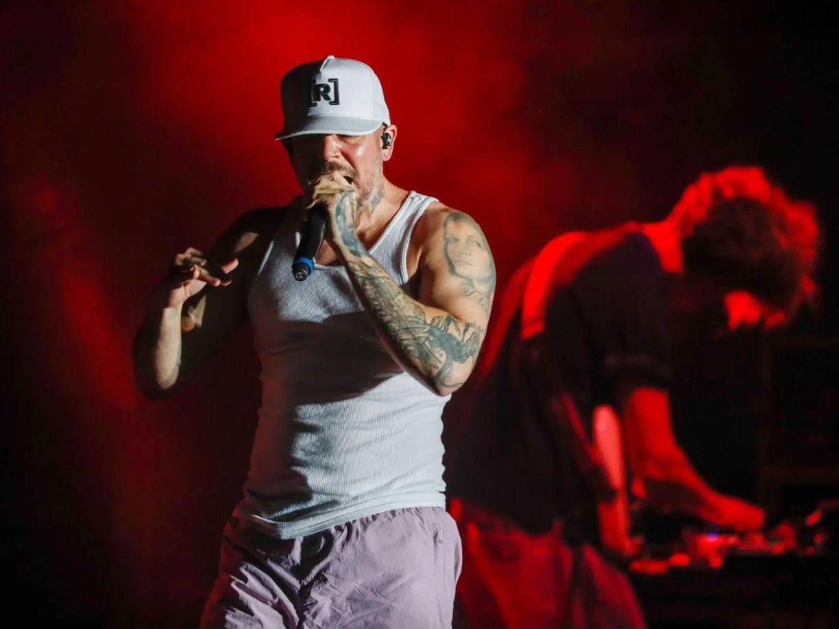 “Cuando yo escribí Atrévete no tenía ni idea de lo que sucedía en Medio Oriente. Me salió esta línea que ya está cancelada en mis conciertos ‘que va a explotar como palestino’. Me da una vergüenza cabrona haberla escrito”, se sinceró.