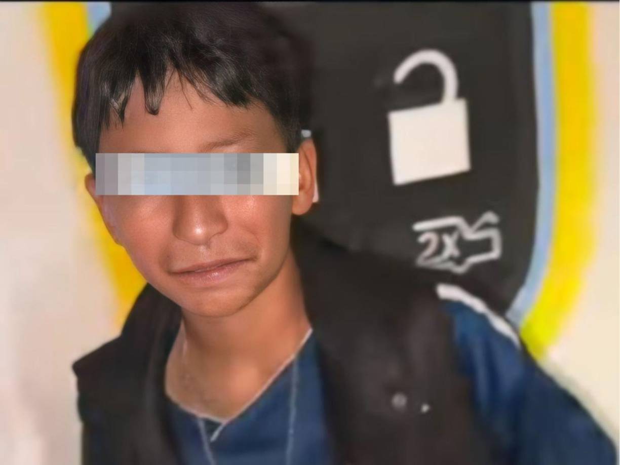 “Al llegar a México las autoridades mexicanas me tiraron al suelo, me pegaron con la ‘cacha’ de la pistola, me estaban ahorcando”, lamentó el menor. 