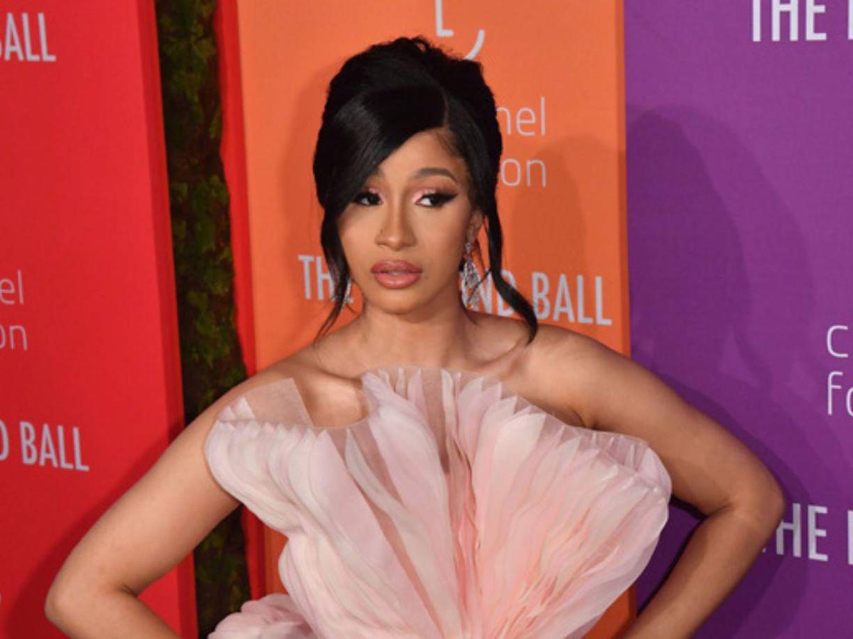 Luego, tras el triunfo de la estodounidense, publicó otro en la que mostró su descontento.