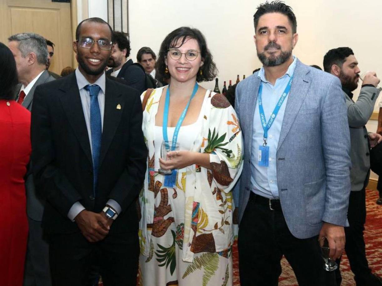 Pedro Cubas y Maehigashi Kenji.