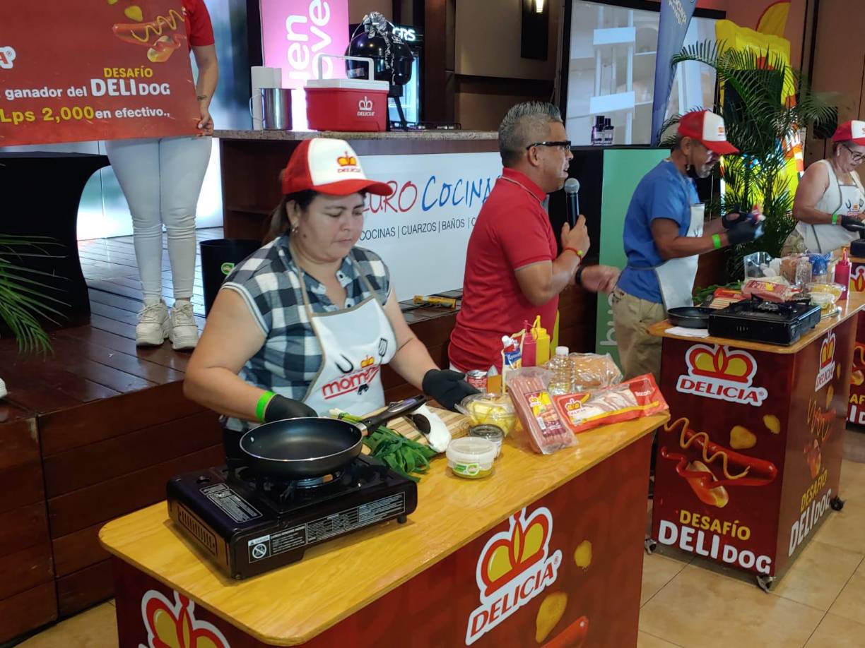 En este divertido juego participaron dos damas y un caballero. 