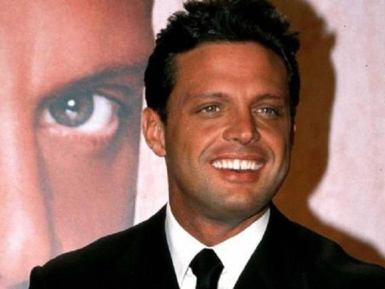 Finalmente la vidente explicó que el cuerpo del artista fue enterrado y posteriormente exhumado para ser llevado a un lugar cercano a una masa de agua, como un muelle o un puerto en México.