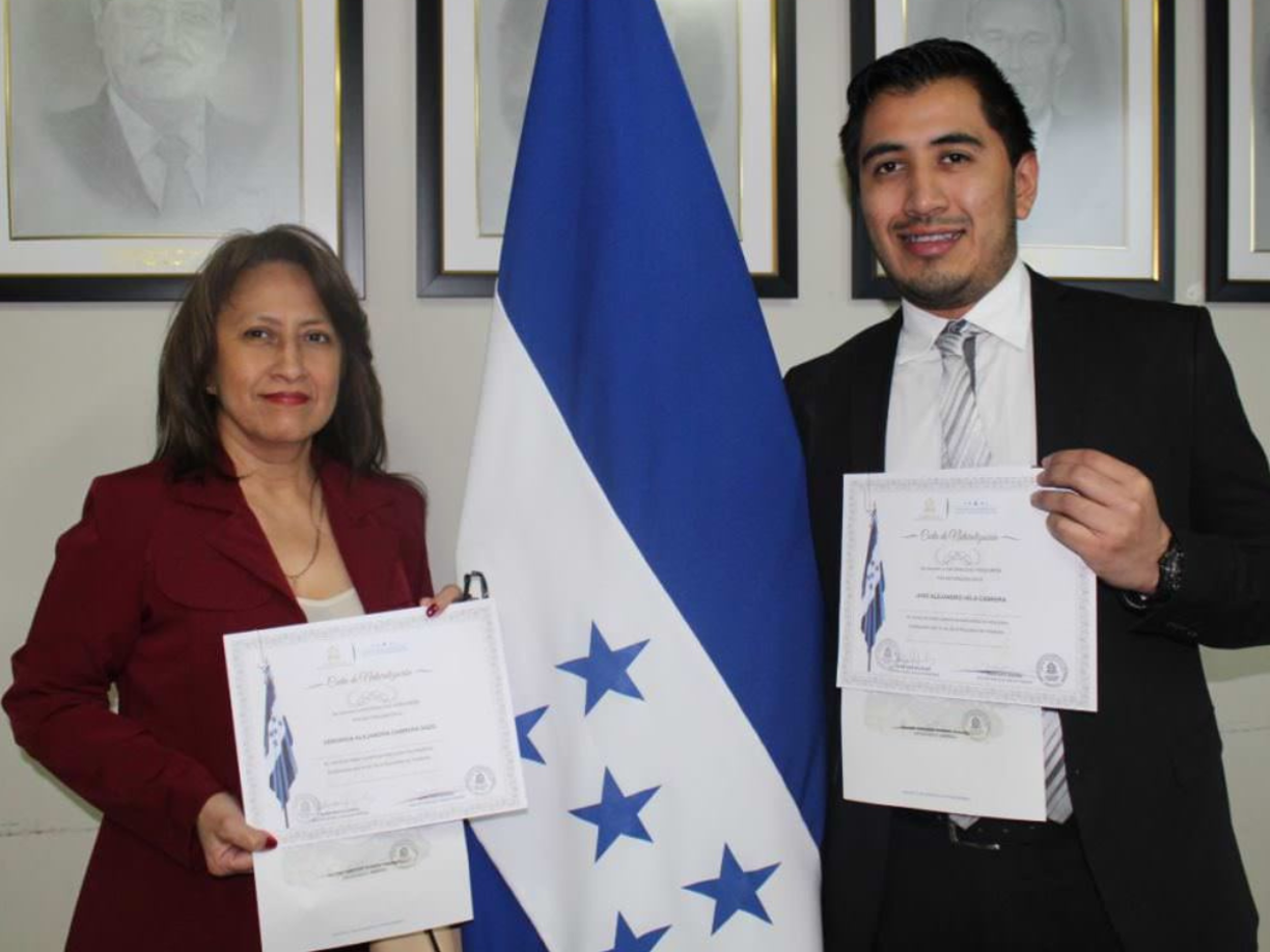 Existen dos maneras de obtener la calidad de ciudadano en Honduras. Una de ellas es por nacer dentro del territorio de dicho país. La segunda forma es que recurras a la naturalización.