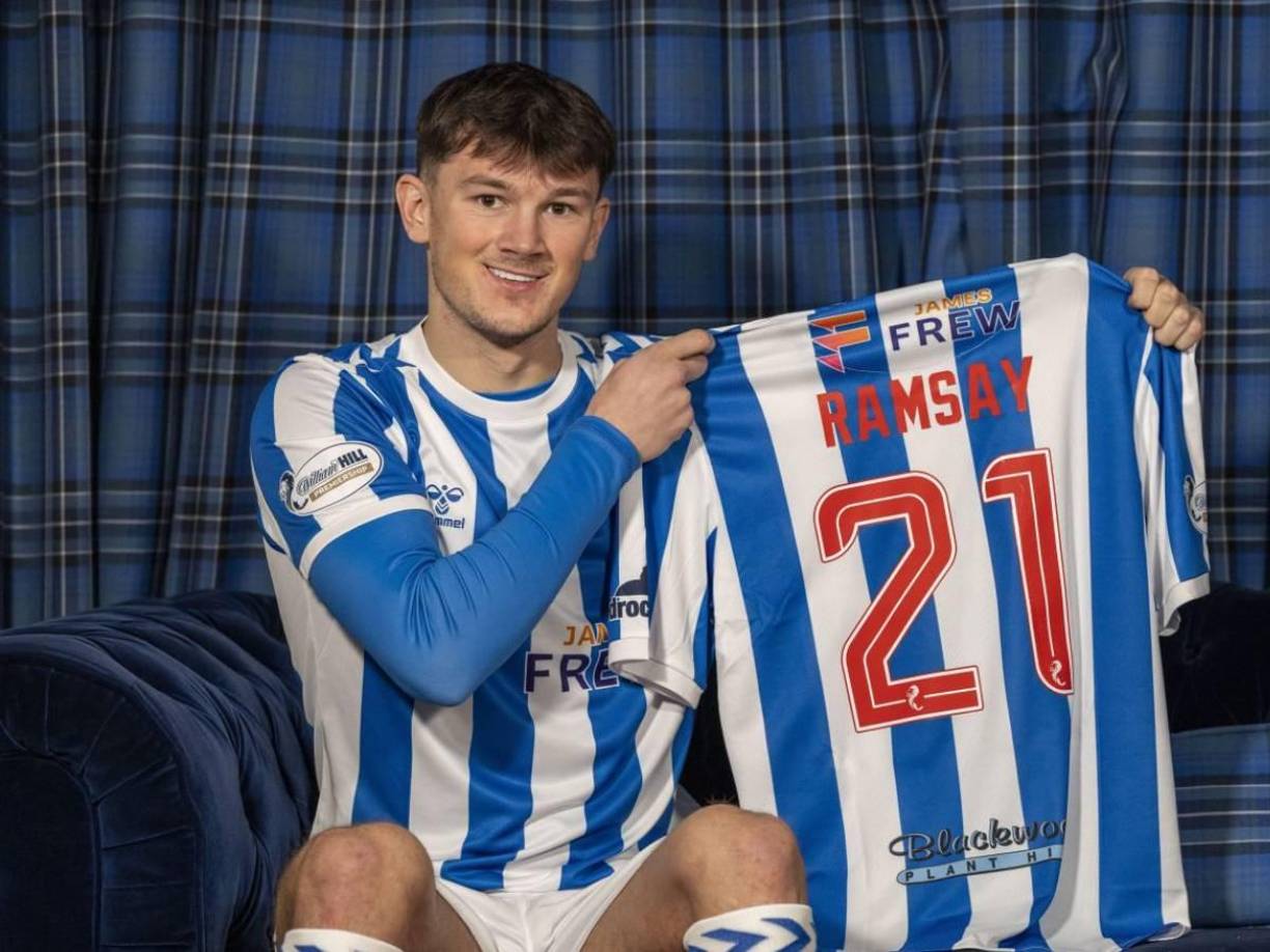 El defensor Calvin William Ramsay deja las filas del Liverpool y es nuevo jugador del Kilmarnock F. C de la Liga de Escocia. 