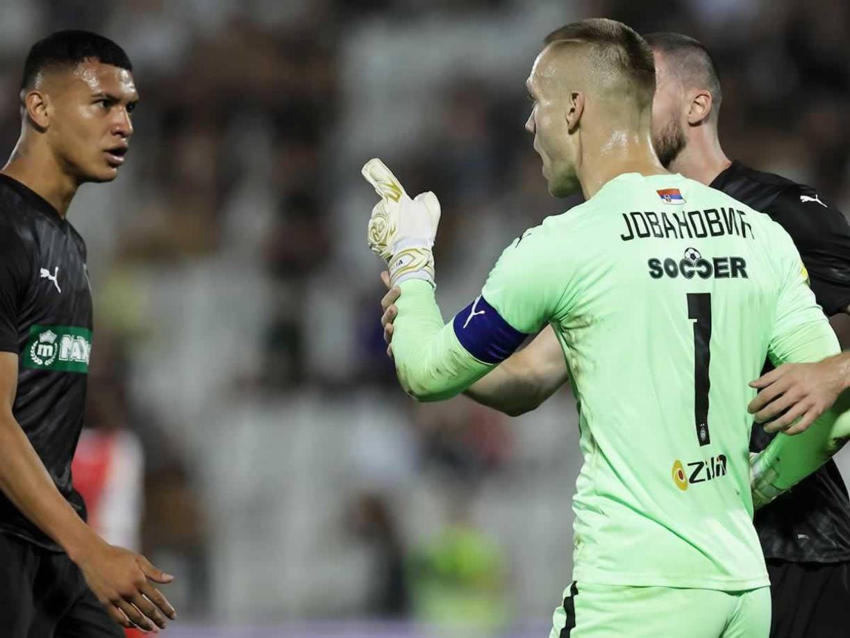 La pelea entre Arriaga y Jovanović ocurrió en el partido que el Partizán de Belgrado empató en casa 0-0 contra el FK Vojvodina por la SuperLiga de Serbia.