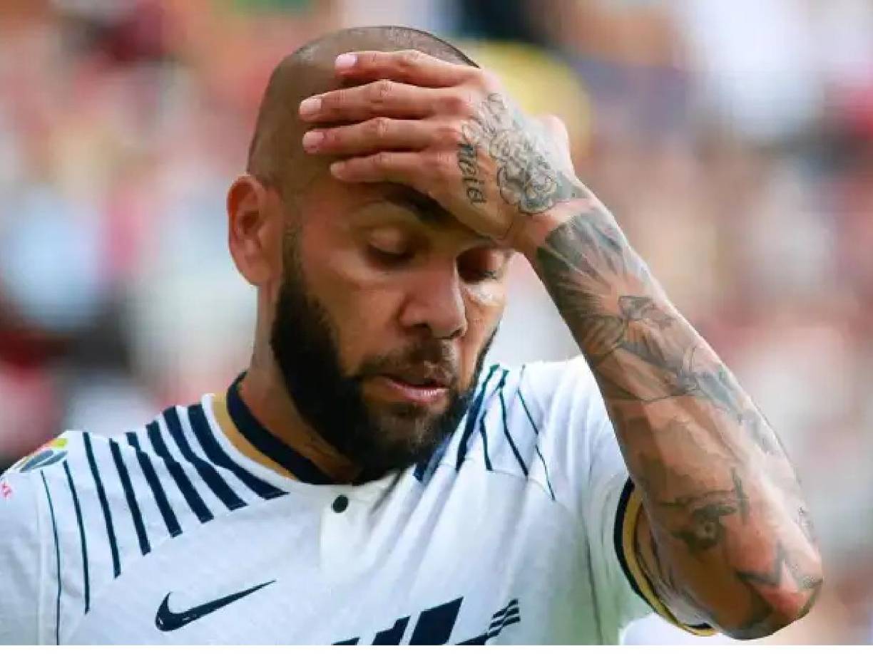 La letrada ha pedido que Alves indemnice a la víctima con un total de 150.000 euros por las secuelas físicas y psicológicas sufridas, puesto que la joven padece síntomas compatibles con un trastorno de estrés postraumático de intensidad globalmente elevada.