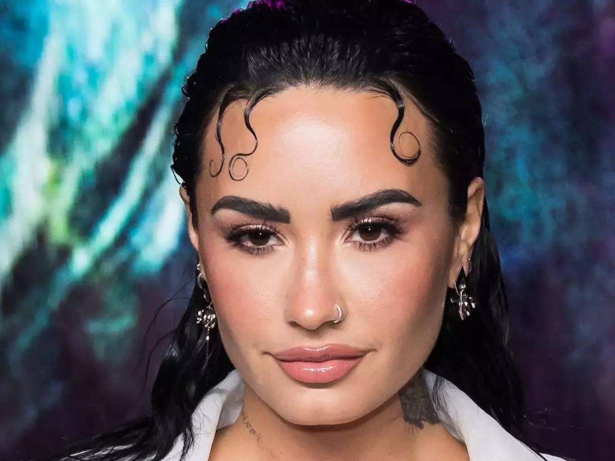 “Cada uno tiene su propio camino en la recuperación. Para mí, se trata de ir a terapia, trabajar mi programa y tener una relación honesta conmigo misma y con las personas que me rodean”, dijo Lovato, quien ha hablado sobre el tema en varias ocasiones.