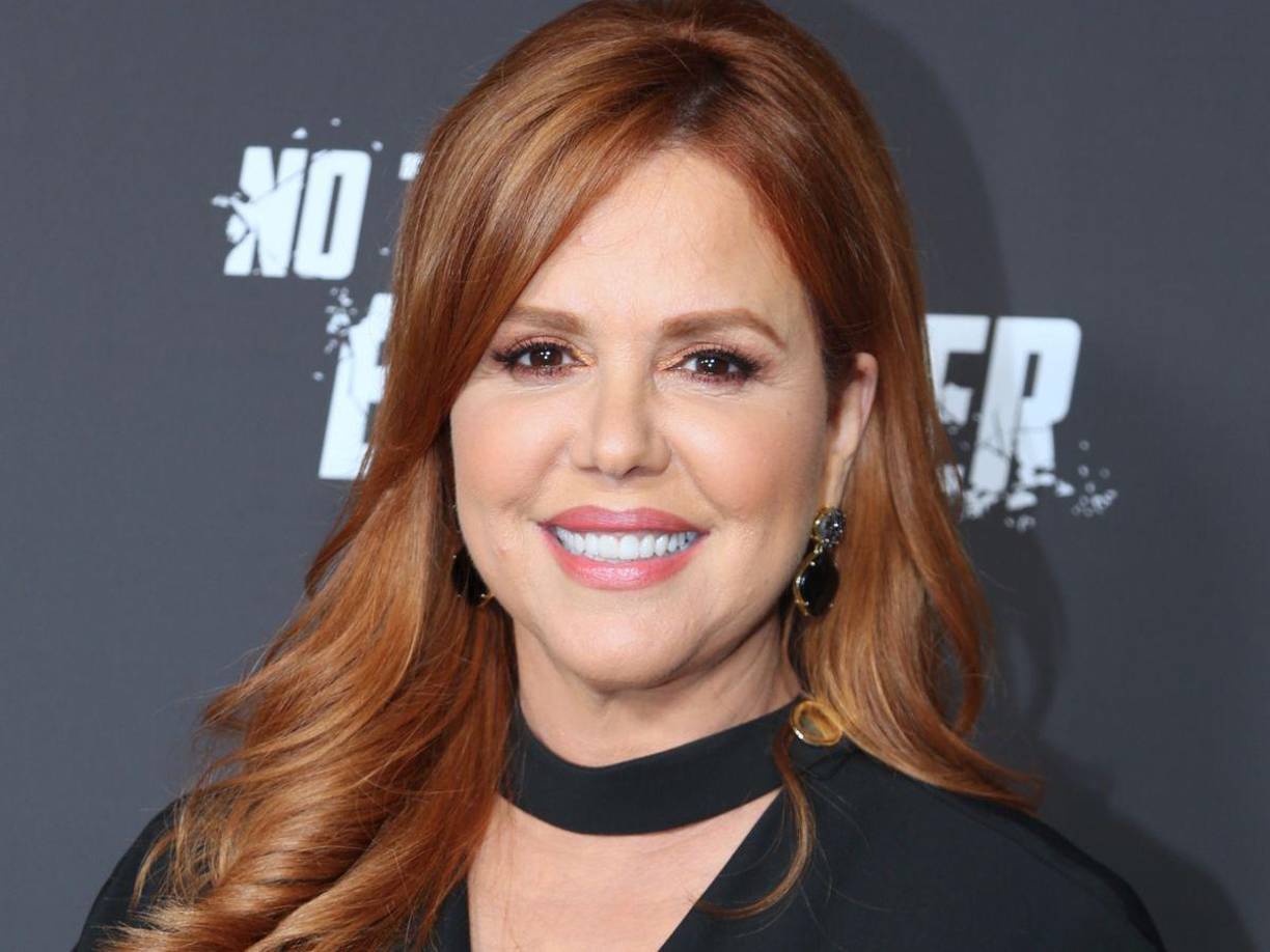 Aunque no está cerrada a explorar ninguna oferta de trabajo que pueda llegarle de Telemundo o Univision –”yo me quedé en buenos términos con todo el mundo y he regresado a ambas cadenas invitada en shows y cosas así y siempre voy porque me gusta mantener siempre la cordialidad y ver a la gente que quiero en ambas cadenas, así que yo sí estoy abierta a cualquier cosa”.