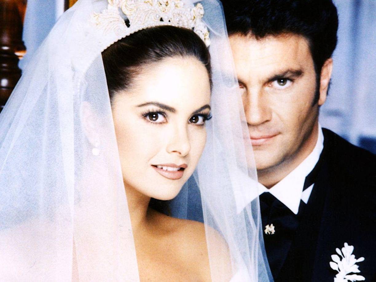 Manuel Mijares y Lucero, también conocida como “La Novia de América”, se conocieron en 1985 en medio de las grabaciones de la película “Escápate conmigo”. Si bien ya había rumores de un amorío, no fue hasta 1996 cuando oficializaron su romance.